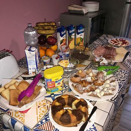 카스텔라마레델골포 안티코 카날레 B&B 외부 사진