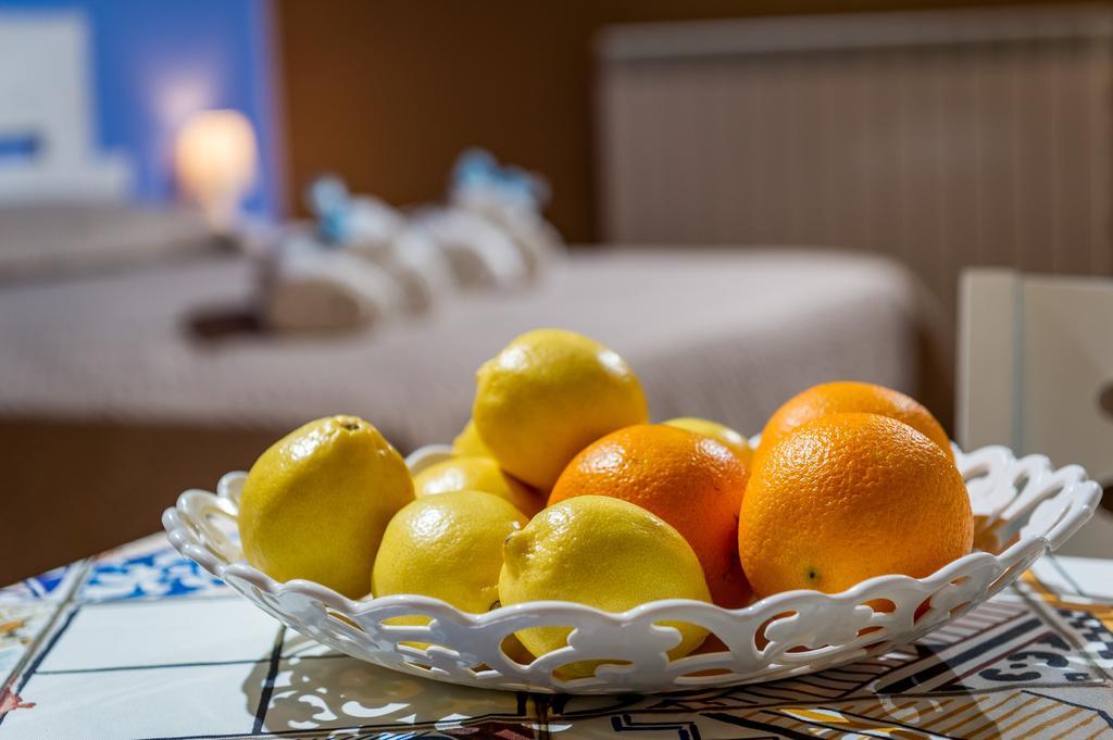 카스텔라마레델골포 안티코 카날레 B&B 외부 사진