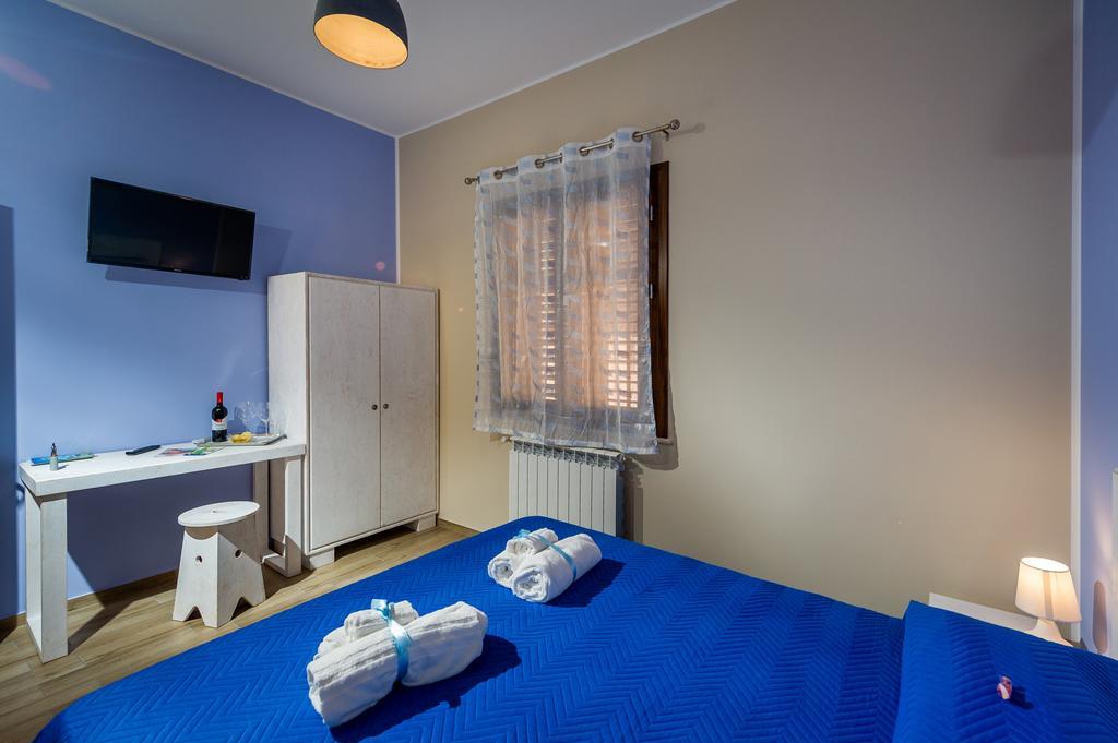 카스텔라마레델골포 안티코 카날레 B&B 외부 사진