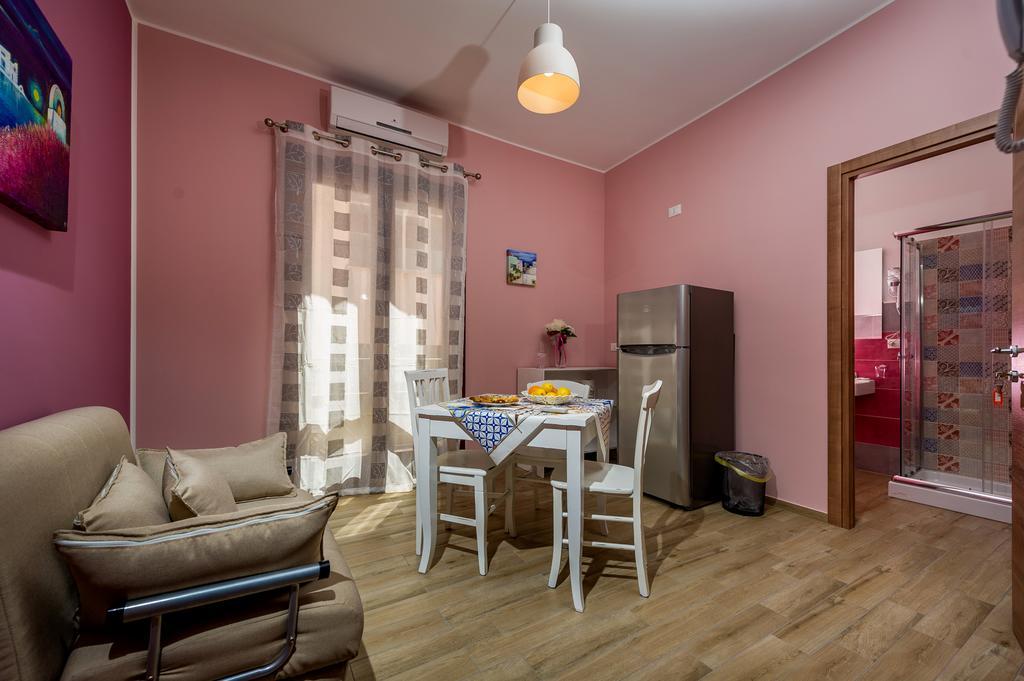 카스텔라마레델골포 안티코 카날레 B&B 외부 사진