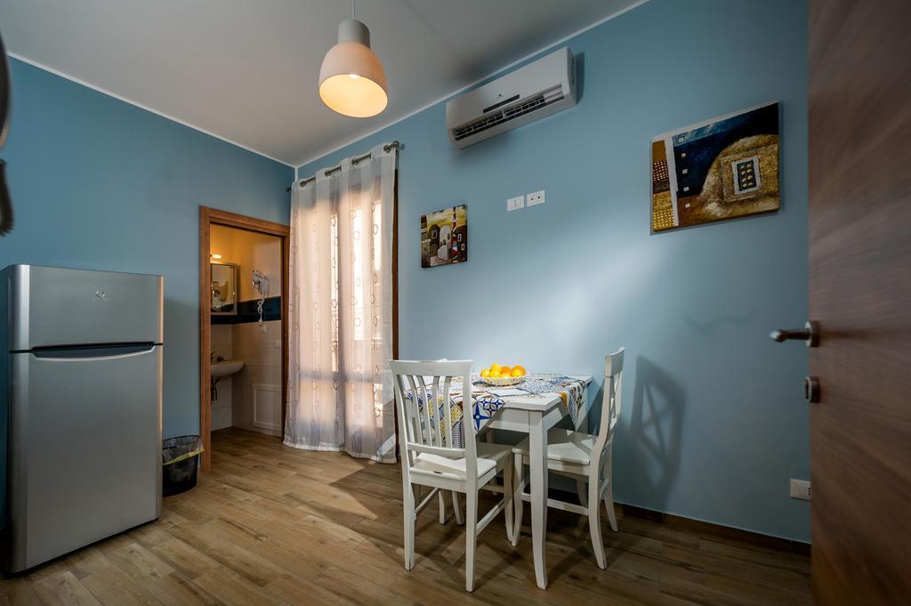 카스텔라마레델골포 안티코 카날레 B&B 외부 사진