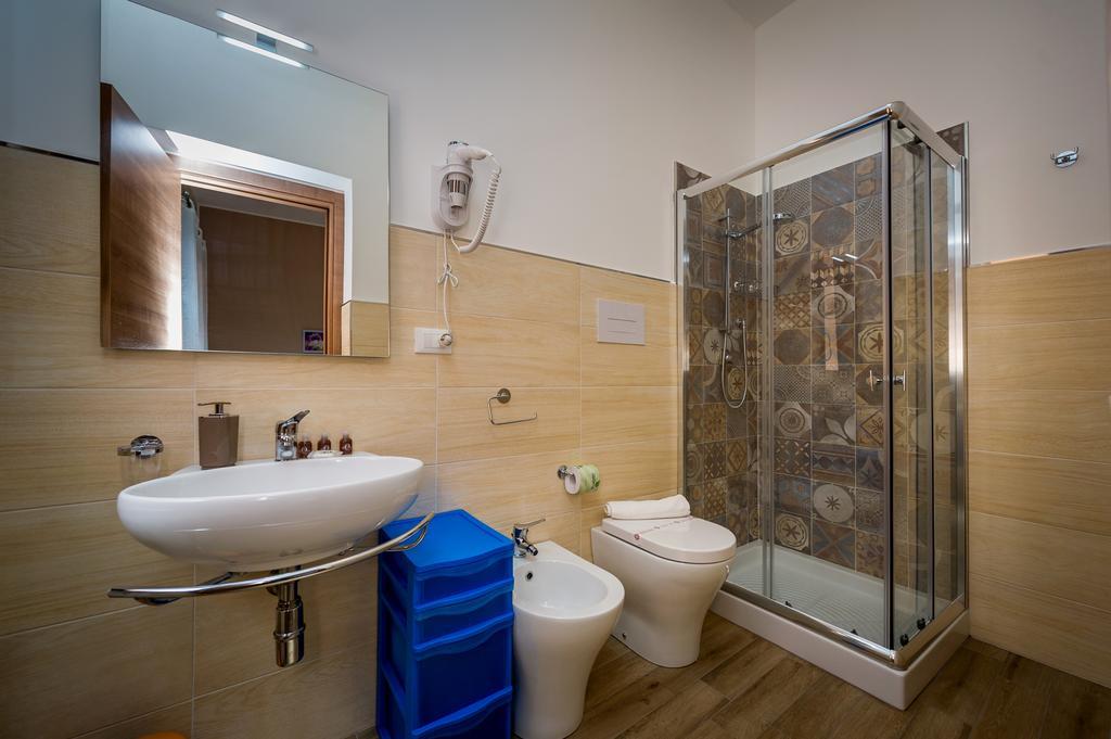 카스텔라마레델골포 안티코 카날레 B&B 외부 사진